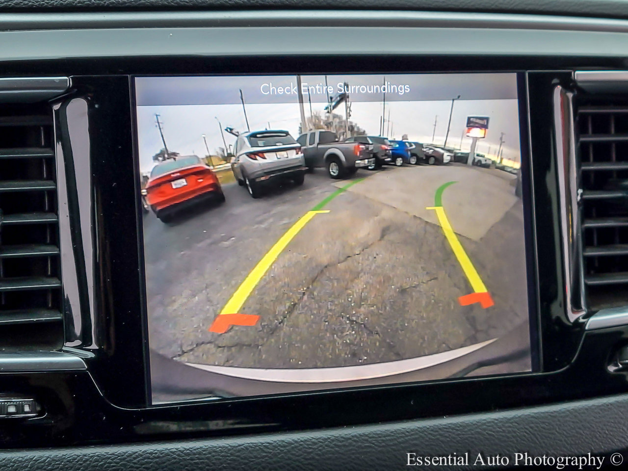 Used 2018 Chrysler Pacifica Touring Plus image 20