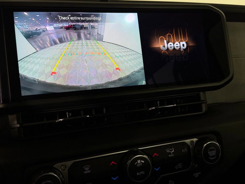 Certified 2024 Jeep Wrangler Unlimited AWD/4WD image 18