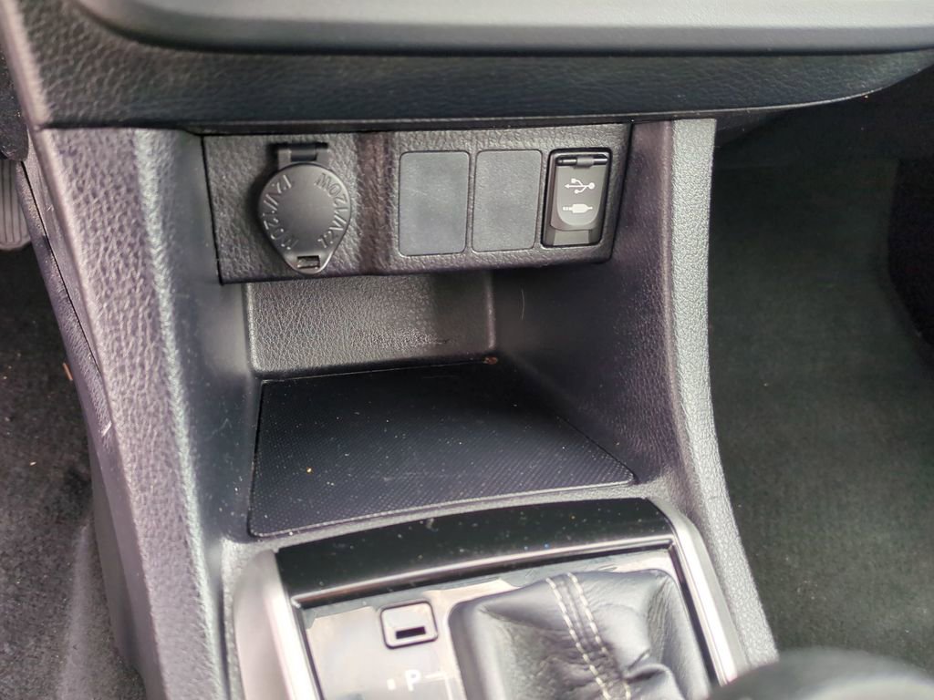 Used 2016 Toyota Corolla LE image 32