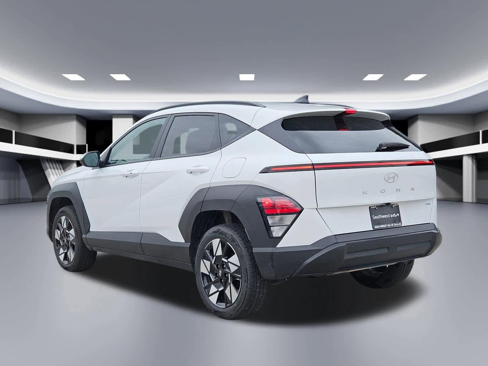 Used 2025 Hyundai Kona SEL AWD/4WD image 4