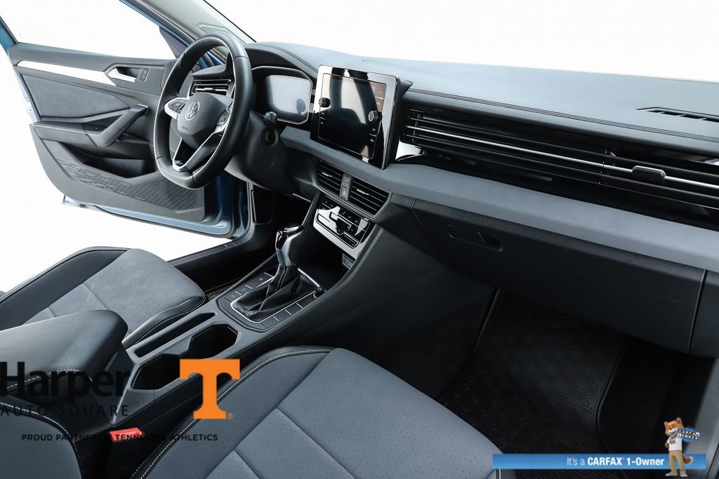 Used 2025 Volkswagen Jetta SE w/ Sunroof Package FWD image 69
