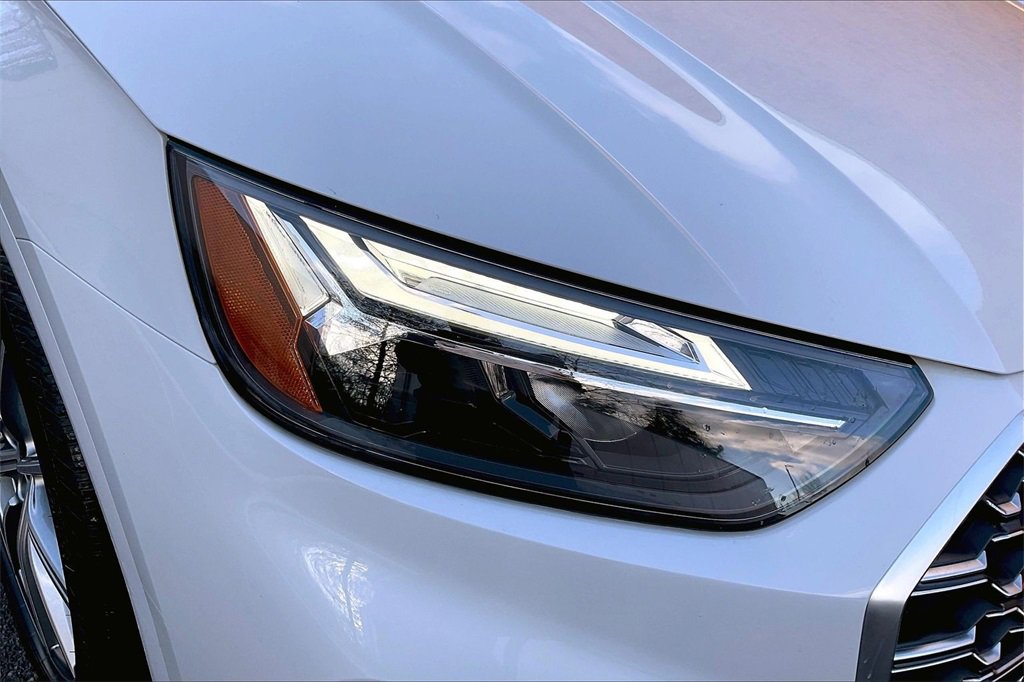 Used 2024 Audi SQ5 Premium Plus w/ Premium Plus Package image 32