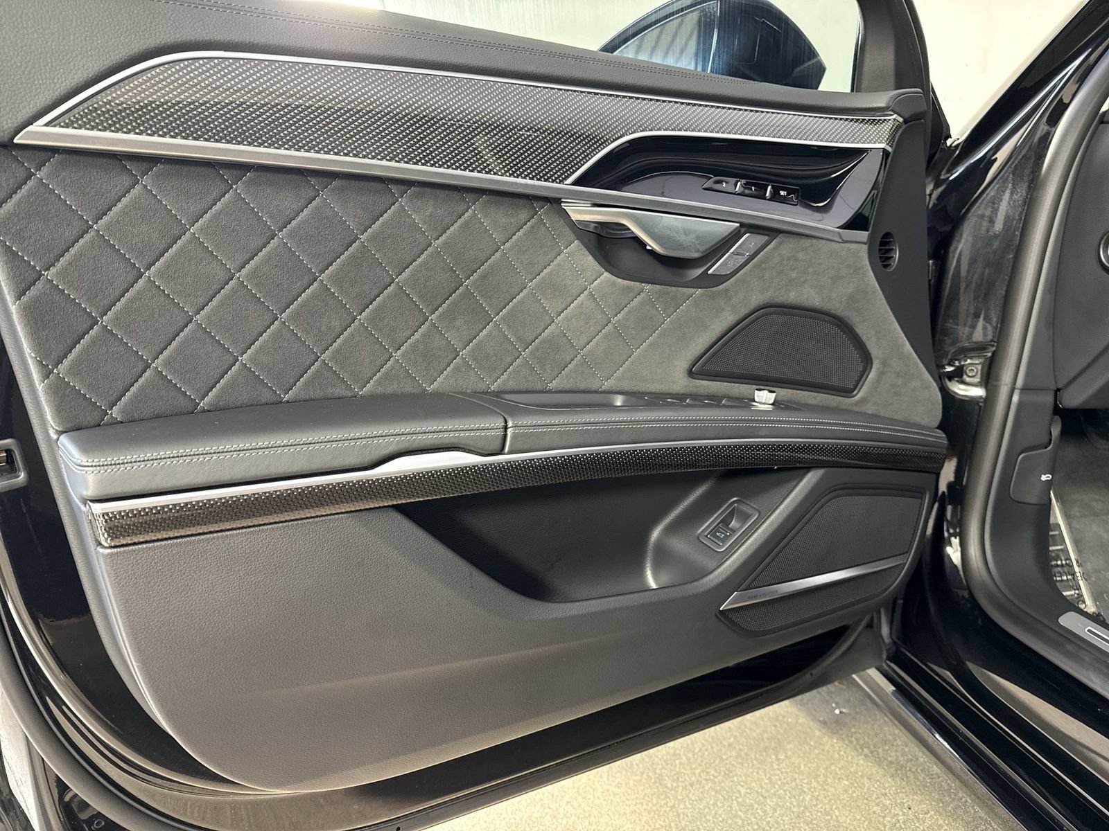 Used 2023 Audi S8 w/ S8 Executive Package AWD/4WD image 21