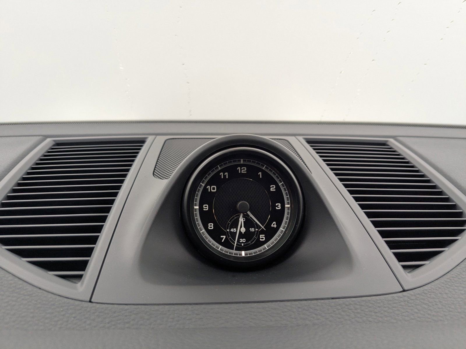 New 2026 Porsche Macan image 21