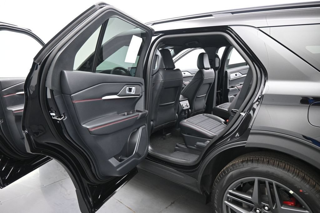 New 2026 Ford Explorer ST-Line w/ ST-Line Street Pack AWD/4WD image 17