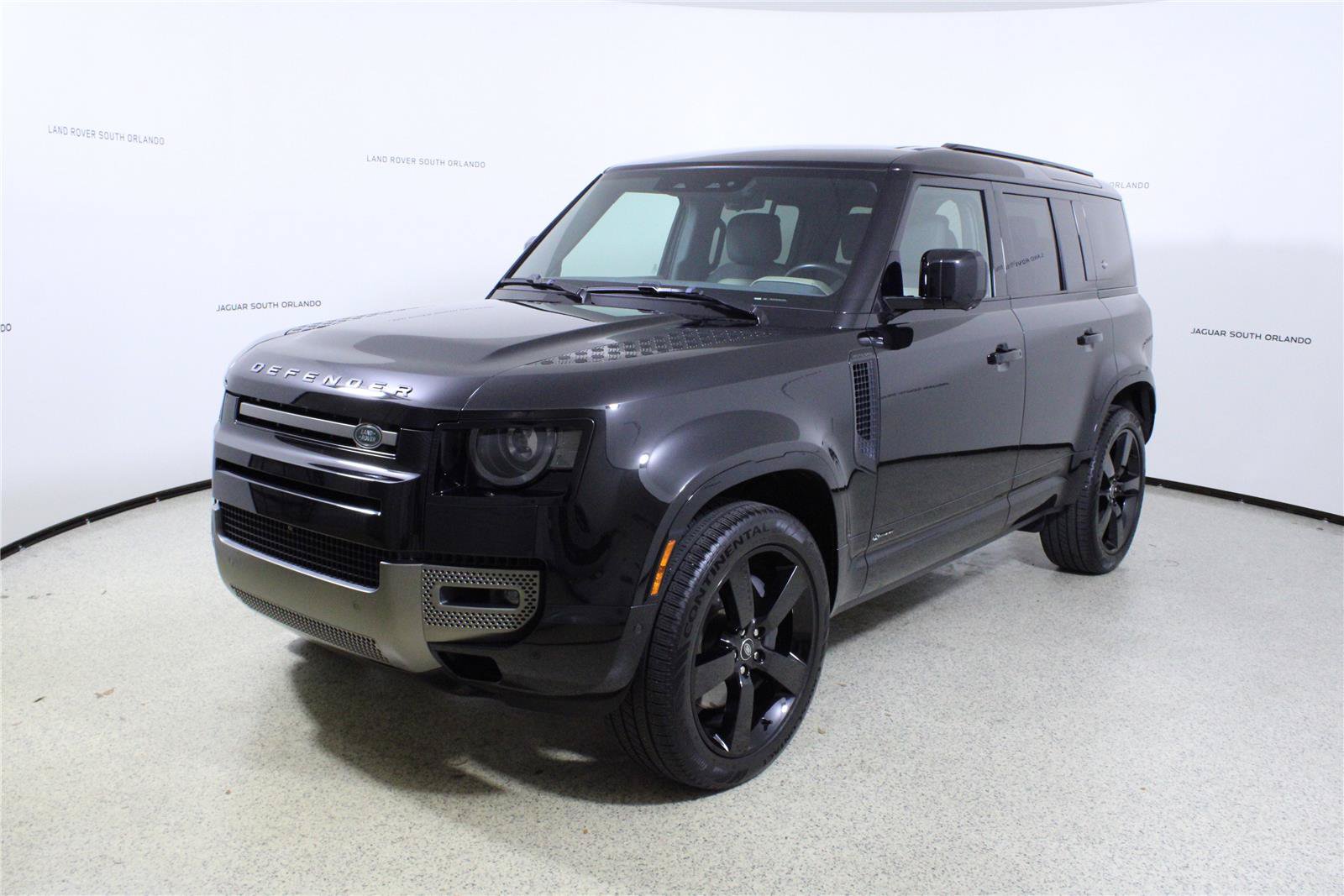 Used 2021 Land Rover Defender 110 X-Dynamic HSE AWD/4WD image 4