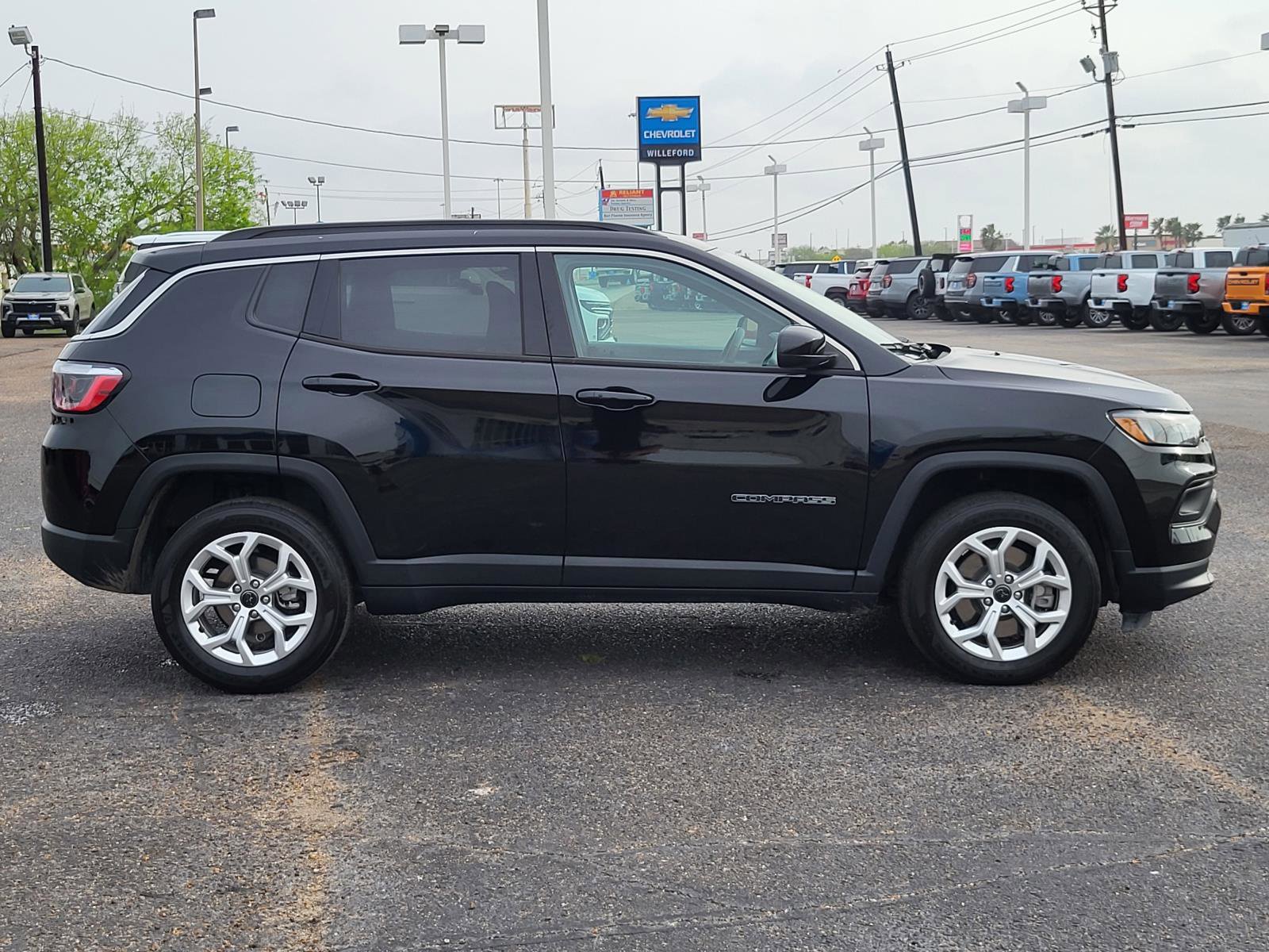 Used 2025 Jeep Compass Latitude image 6