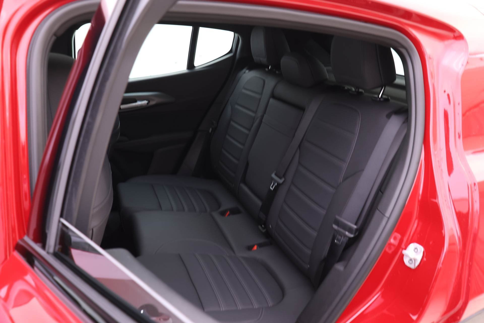 New 2025 Alfa Romeo Tonale w/ Premium Package image 12