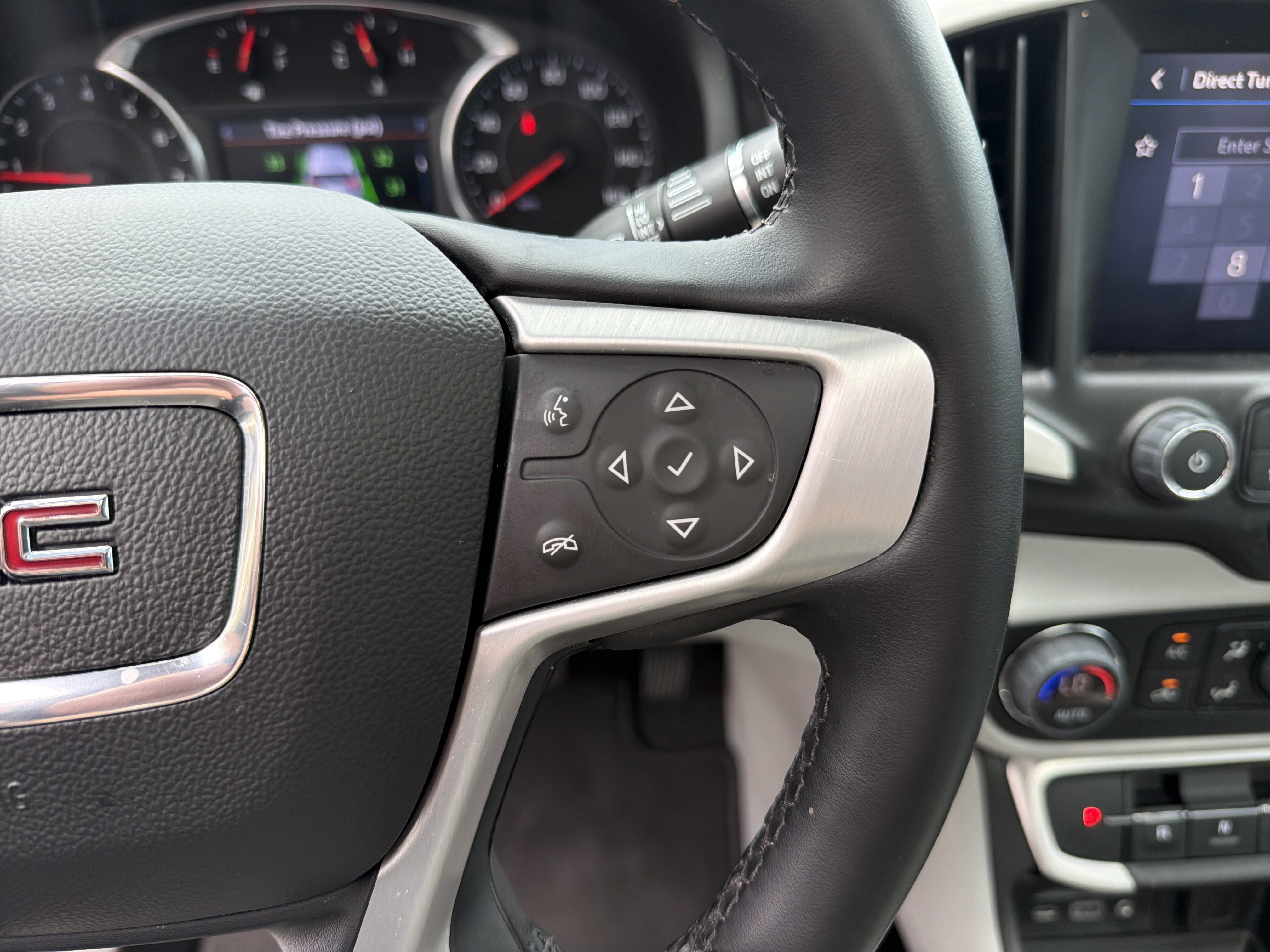 Used 2023 GMC Terrain SLT w/ Tech Package FWD image 20