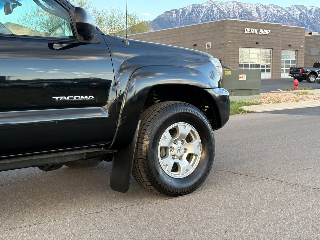Used 2012 Toyota Tacoma 4x4 Double Cab w/ TRD Off-Road Pkg image 4