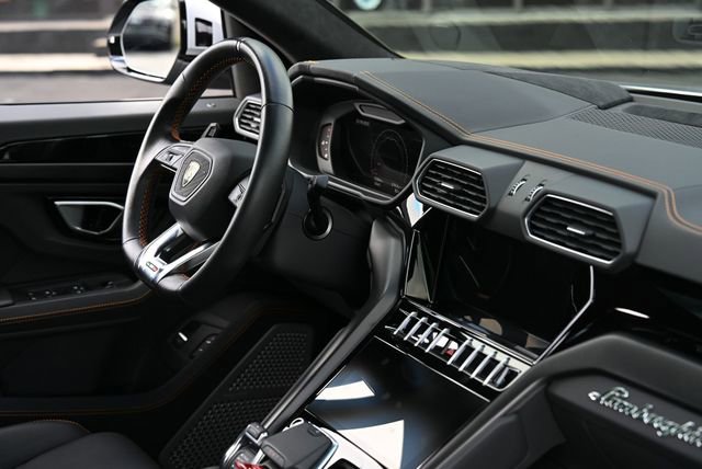 Used 2023 Lamborghini Urus S AWD/4WD image 43