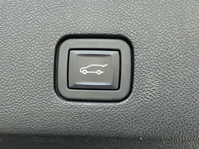 Used 2023 Cadillac XT6 Luxury image 13