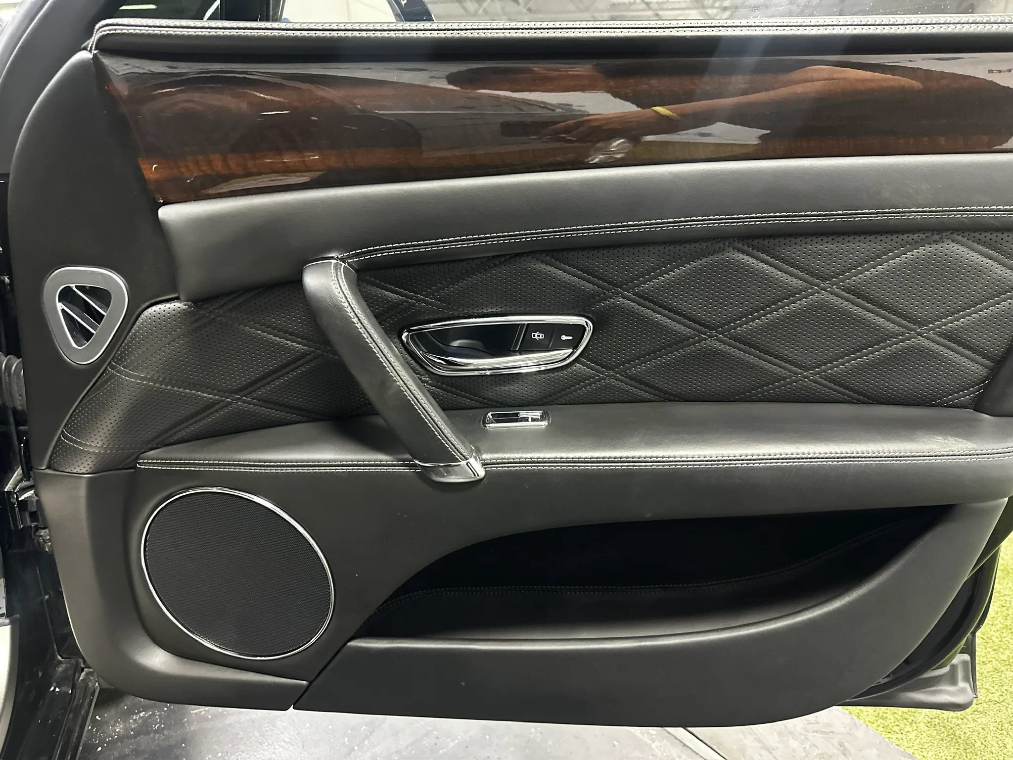 Used 2014 Bentley Flying Spur W12 AWD/4WD image 26