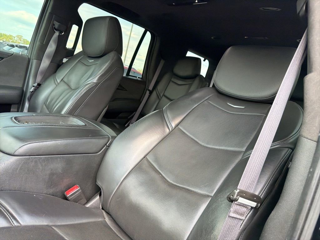 Used 2016 Cadillac Escalade Platinum image 19