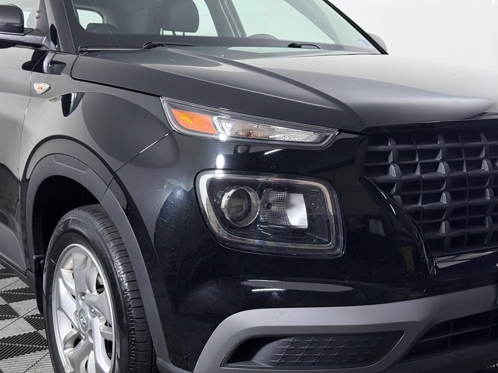 Used 2022 Hyundai Venue SE FWD image 10