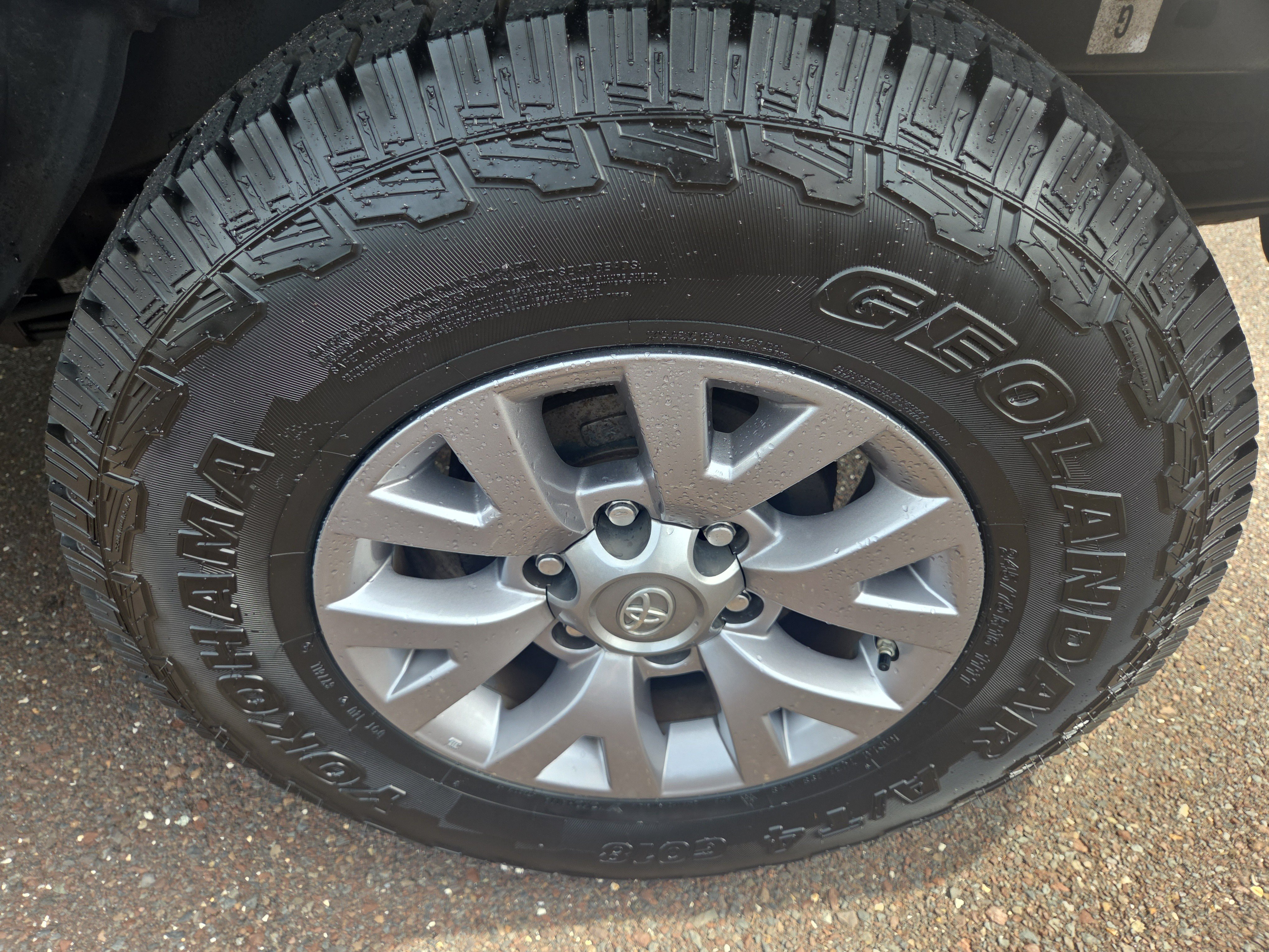 Used 2019 Toyota Tacoma SR5 AWD/4WD image 11