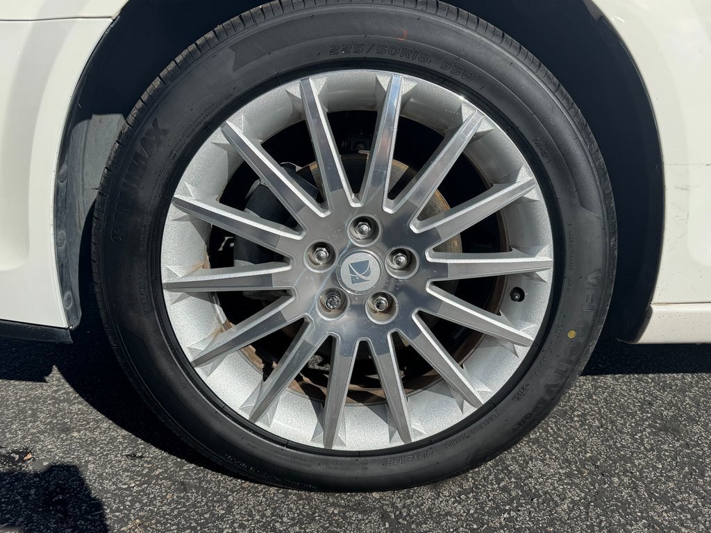 Used 2008 Saturn Aura XR w/ Premium Trim Package image 9