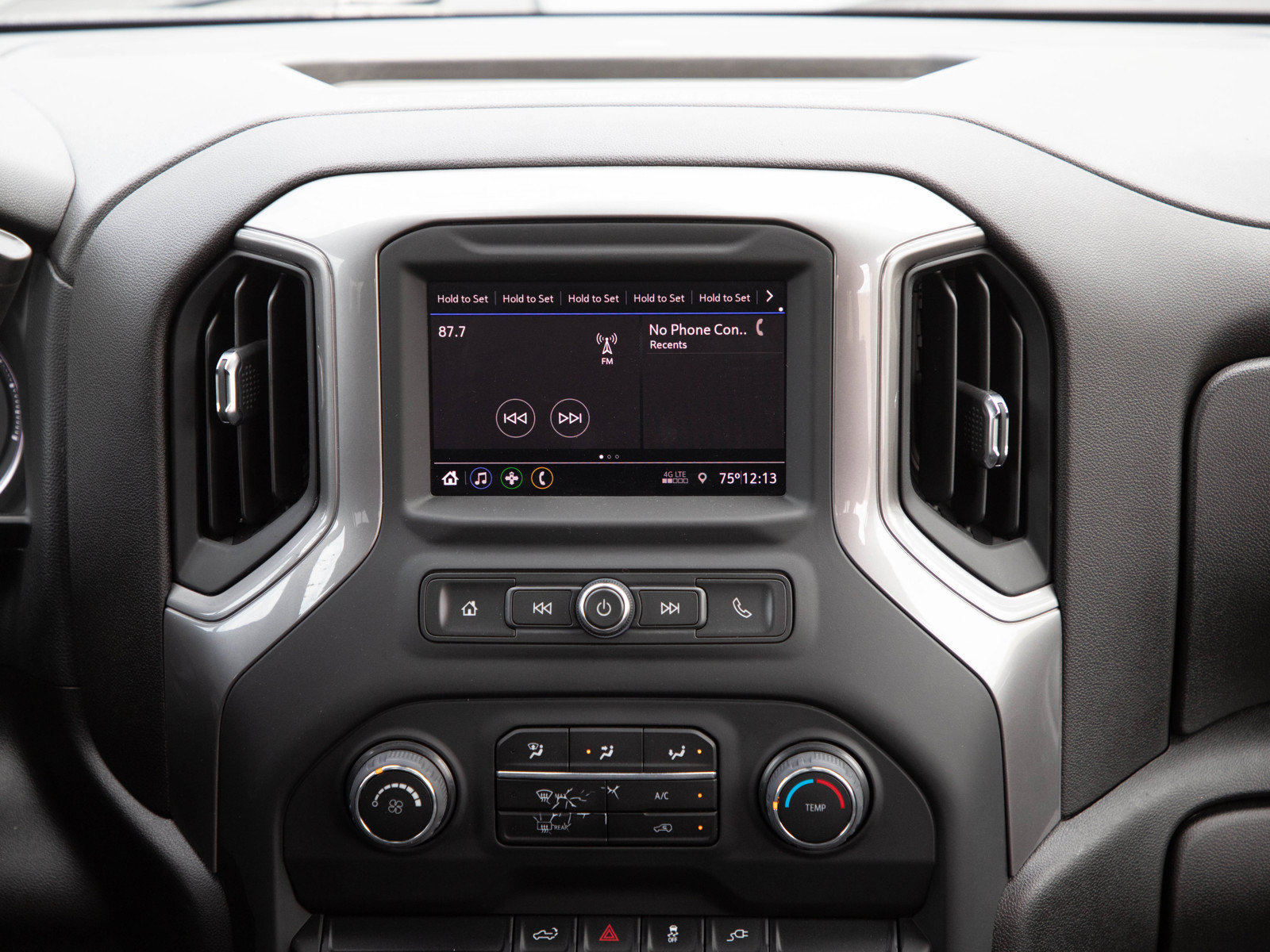 Used 2022 Chevrolet Silverado 2500 Custom w/ Custom Value Package AWD/4WD image 15