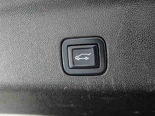Used 2022 Chevrolet Tahoe LT w/ Luxury Package AWD/4WD image 34