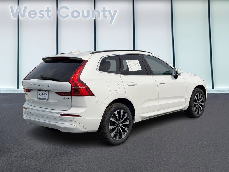 Certified 2023 Volvo XC60 B5 Core AWD/4WD image 4