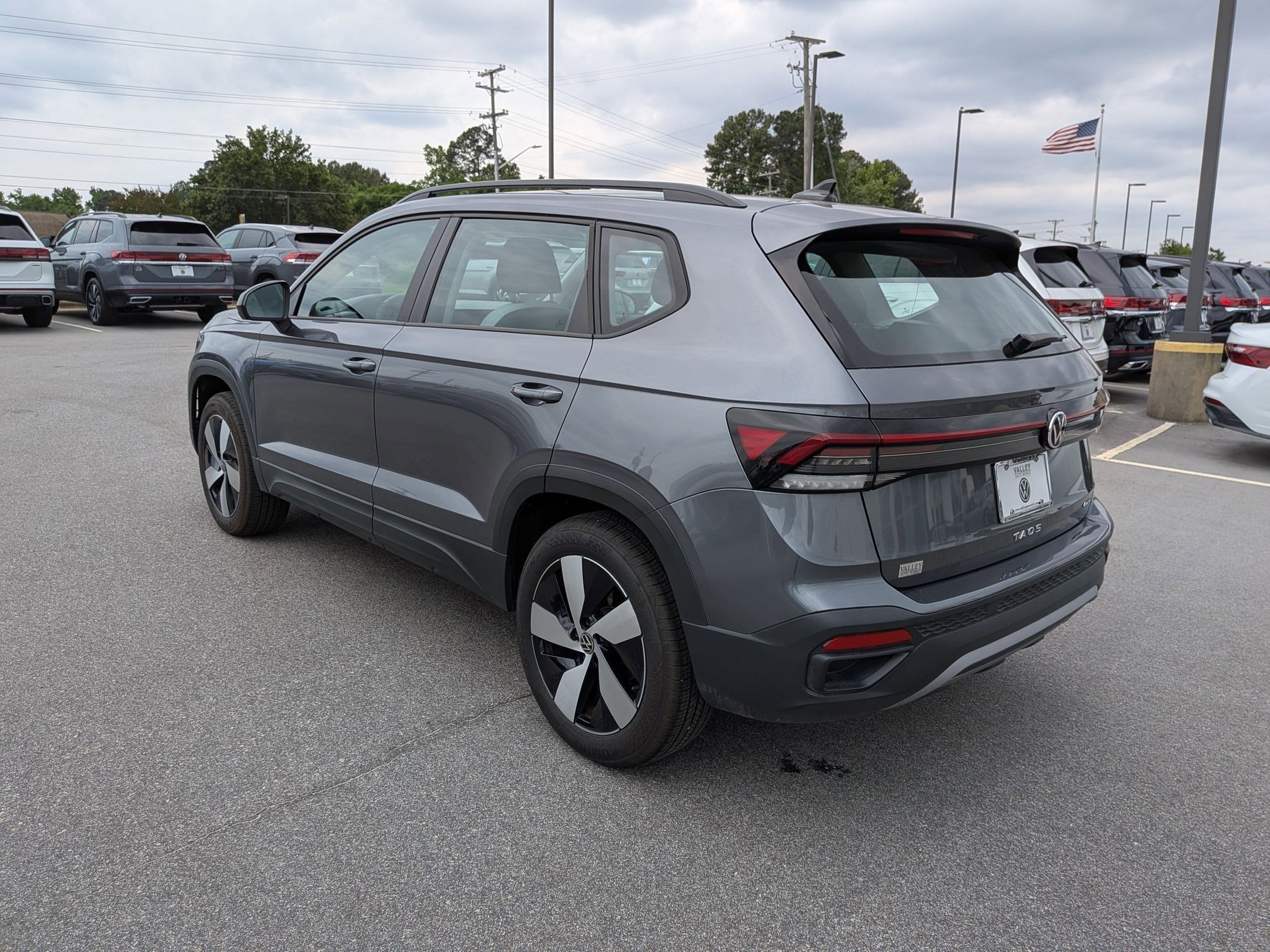 Used 2025 Volkswagen Taos S AWD/4WD image 5