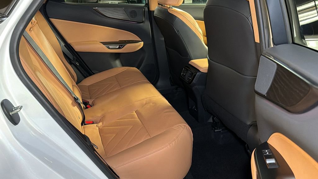 Used 2023 Lexus NX 350 AWD image 12