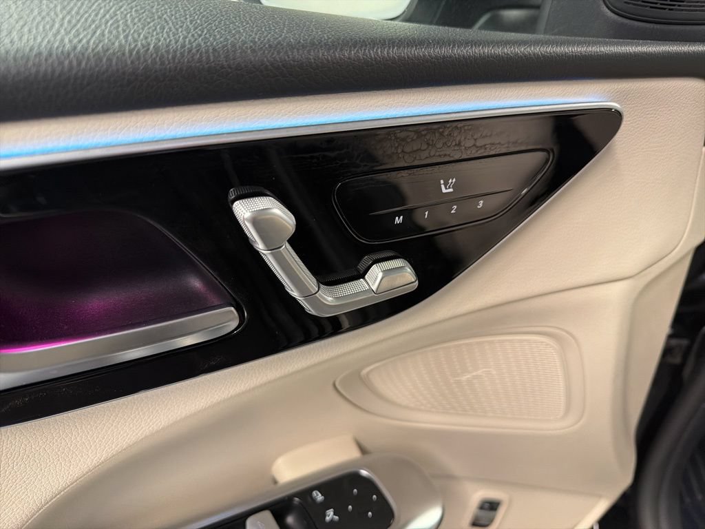 Used 2023 Mercedes-Benz C 300 4MATIC Sedan image 29