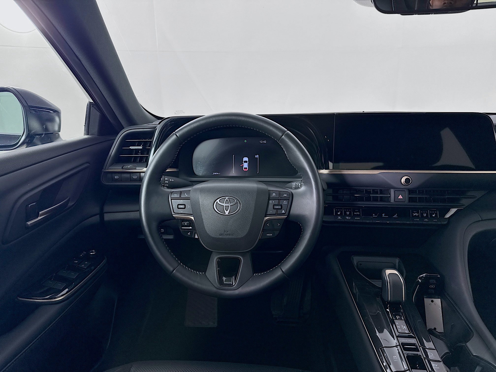 Certified 2026 Toyota Crown AWD/4WD image 21