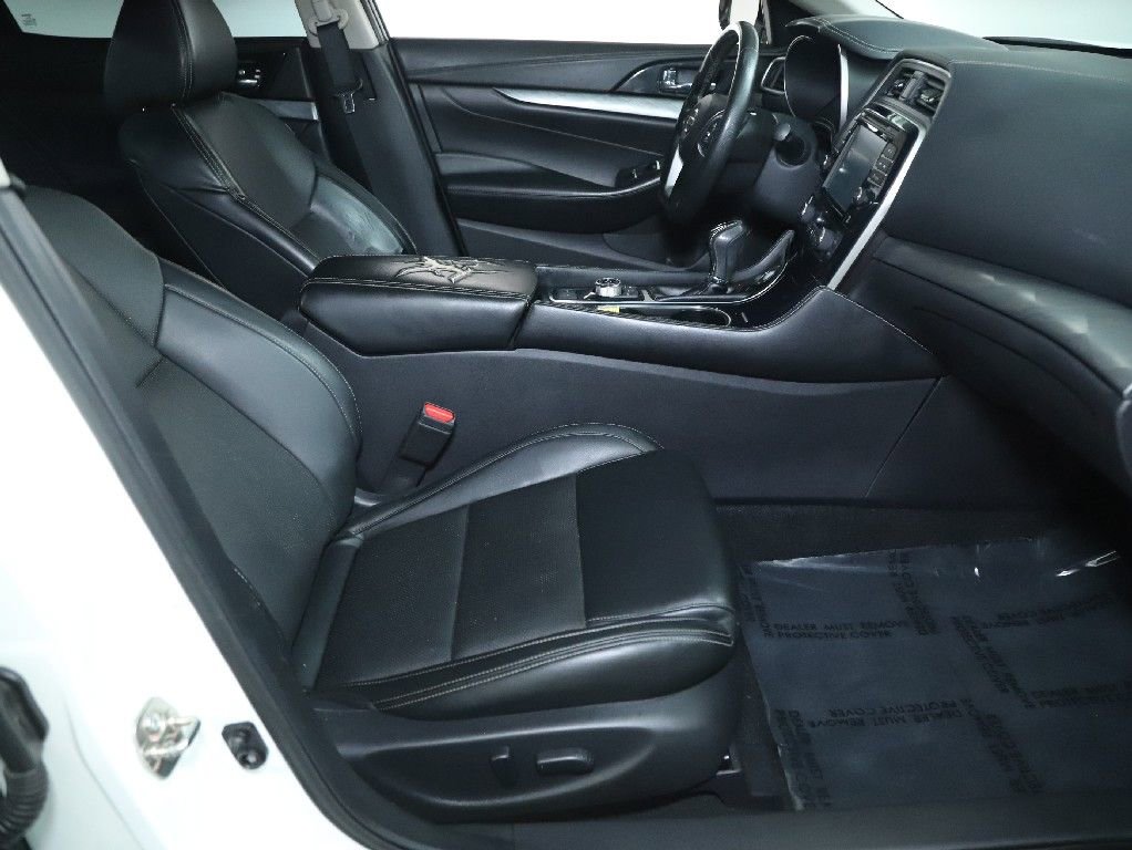 Used 2017 Nissan Maxima 3.5 SV w/ Interior Lighting Package image 32