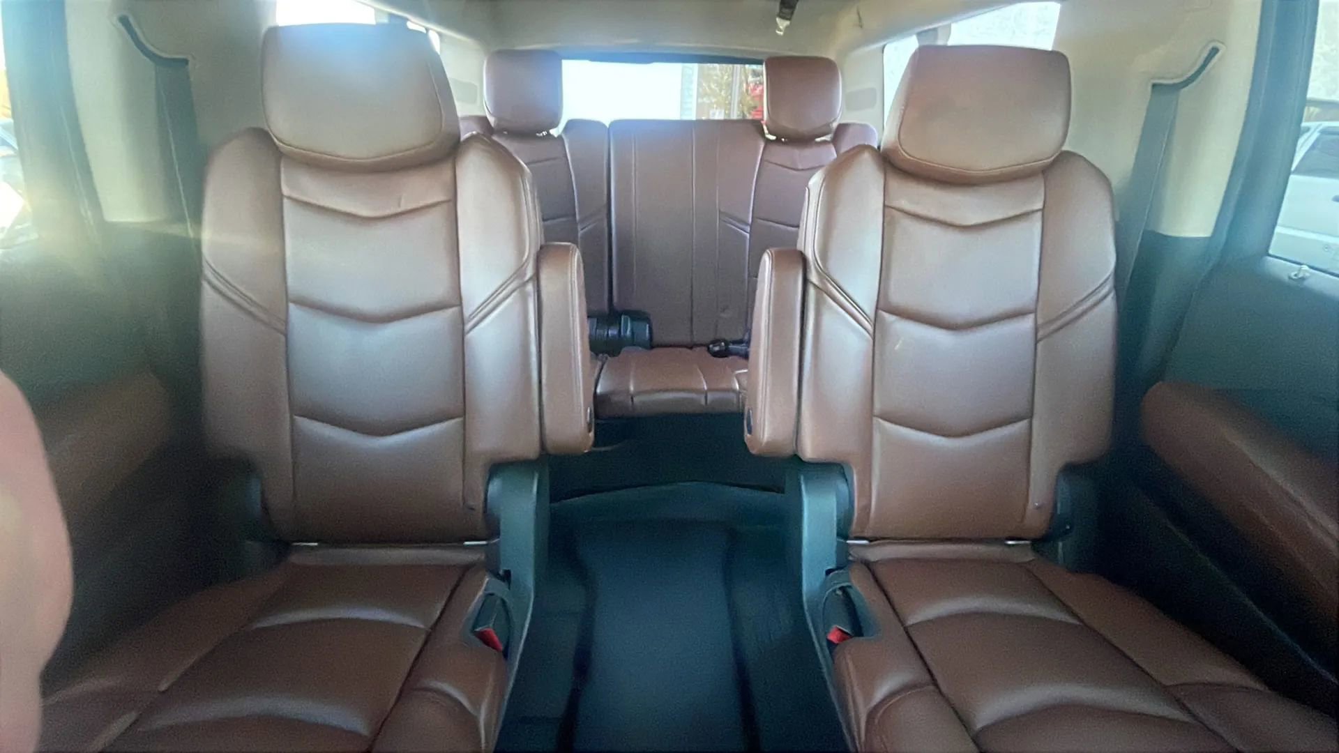 Used 2015 Cadillac Escalade ESV Premium image 40