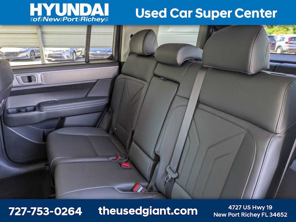 Used 2025 Hyundai Santa Fe SEL w/ Tow & Go Package FWD image 18