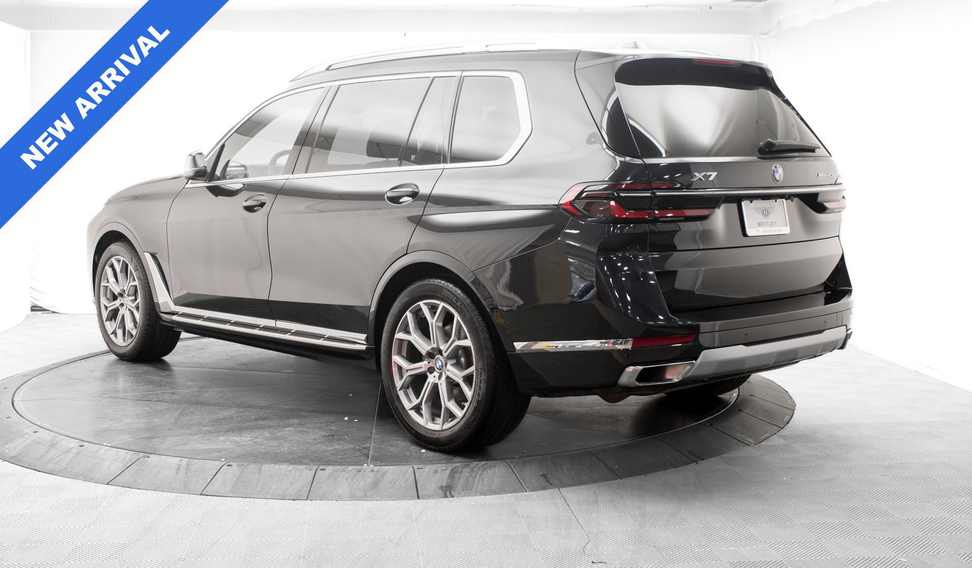 Used 2026 BMW X7 xDrive40i w/ Premium Package AWD/4WD image 5