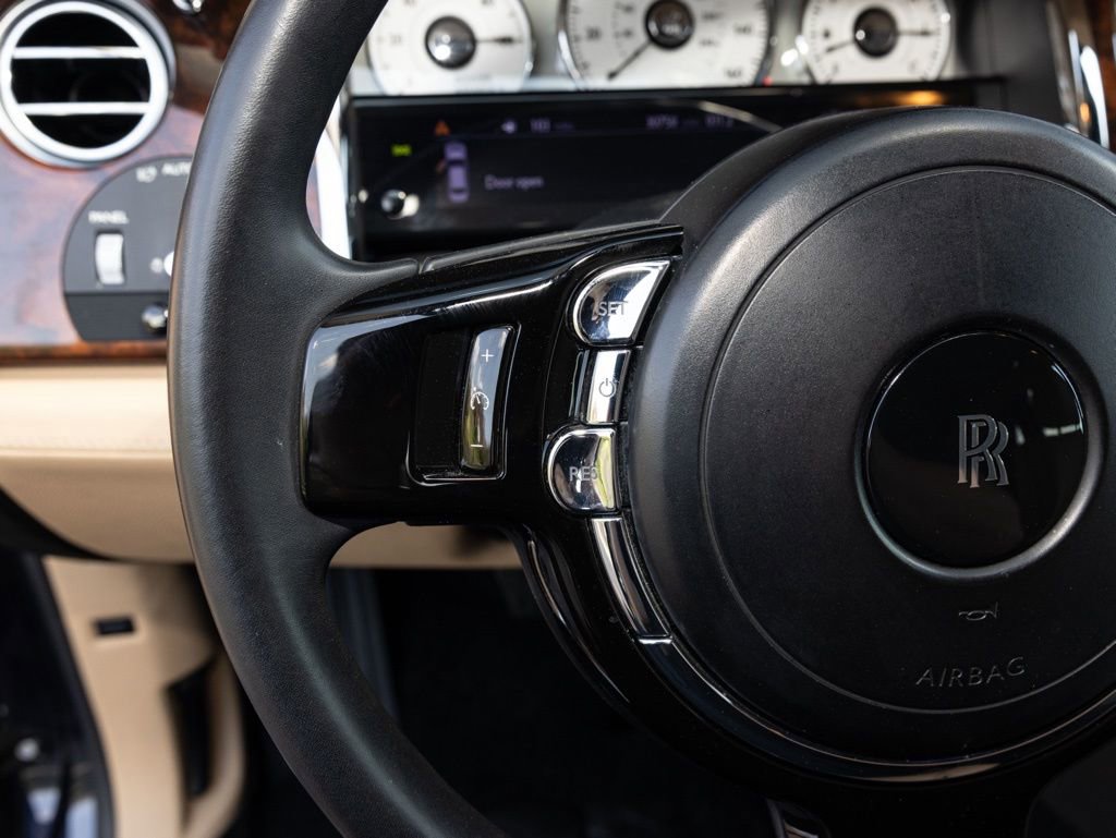 Used 2013 Rolls-Royce Ghost image 40