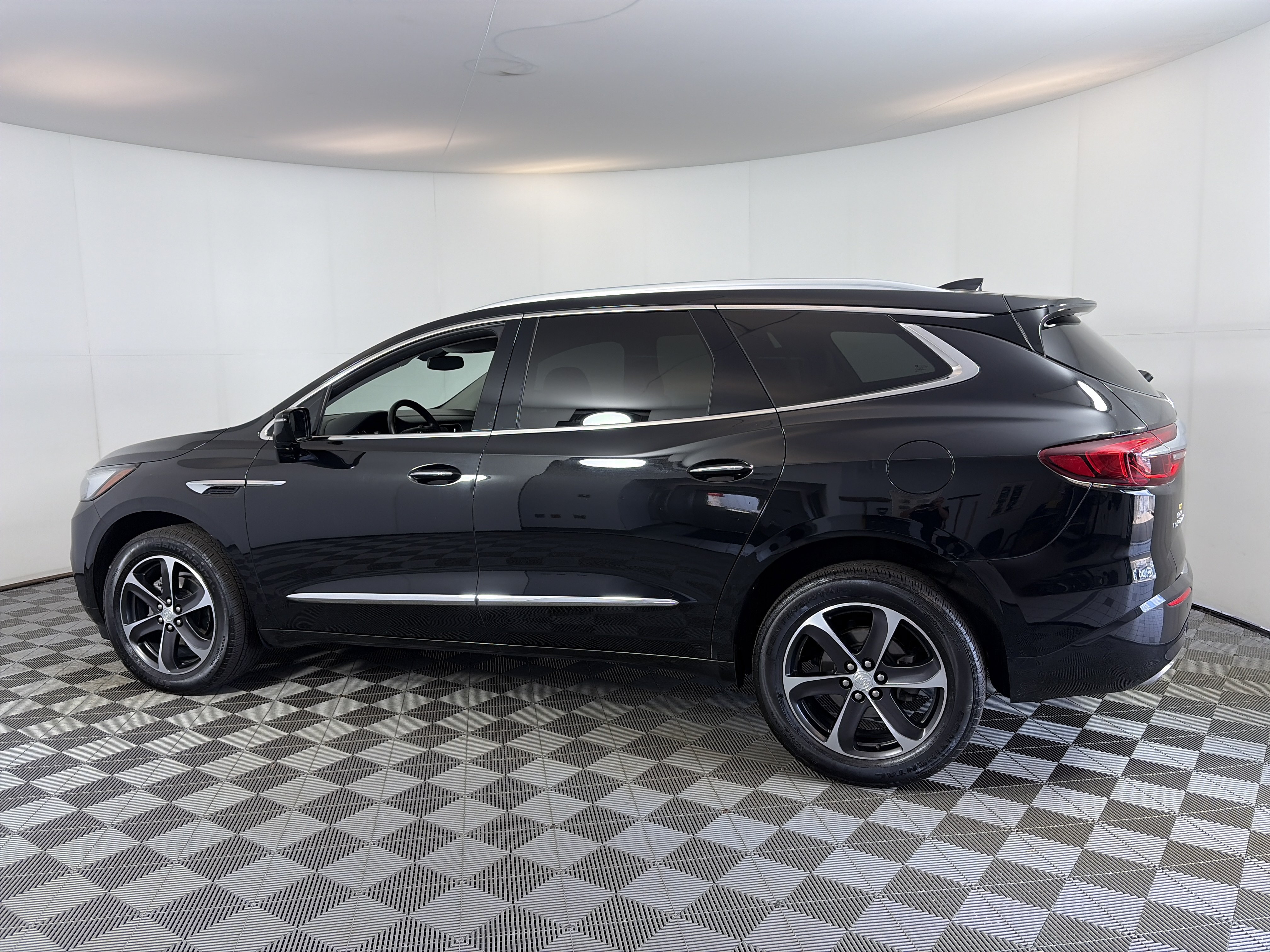 Certified 2021 Buick Enclave Essence w/ Sport Touring Edition FWD image 9