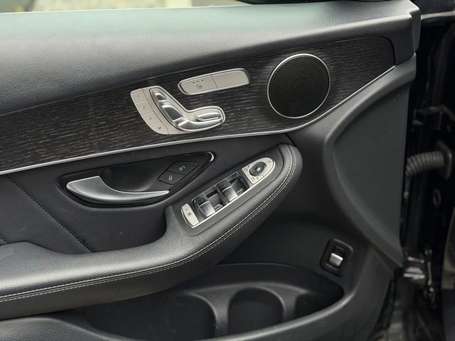 Used 2022 Mercedes-Benz GLC 300 4MATIC image 21