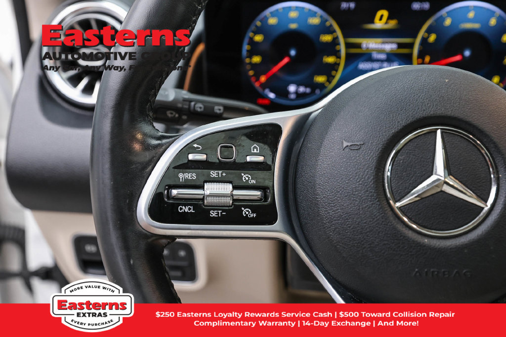 Used 2022 Mercedes-Benz GLB 250 4MATIC w/ Premium Package Lite image 16