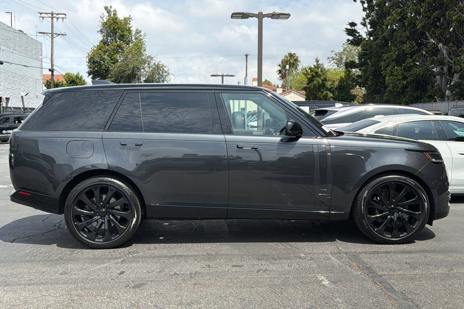 Used 2024 Land Rover Range Rover Long Wheelbase Autobiography AWD/4WD image 5