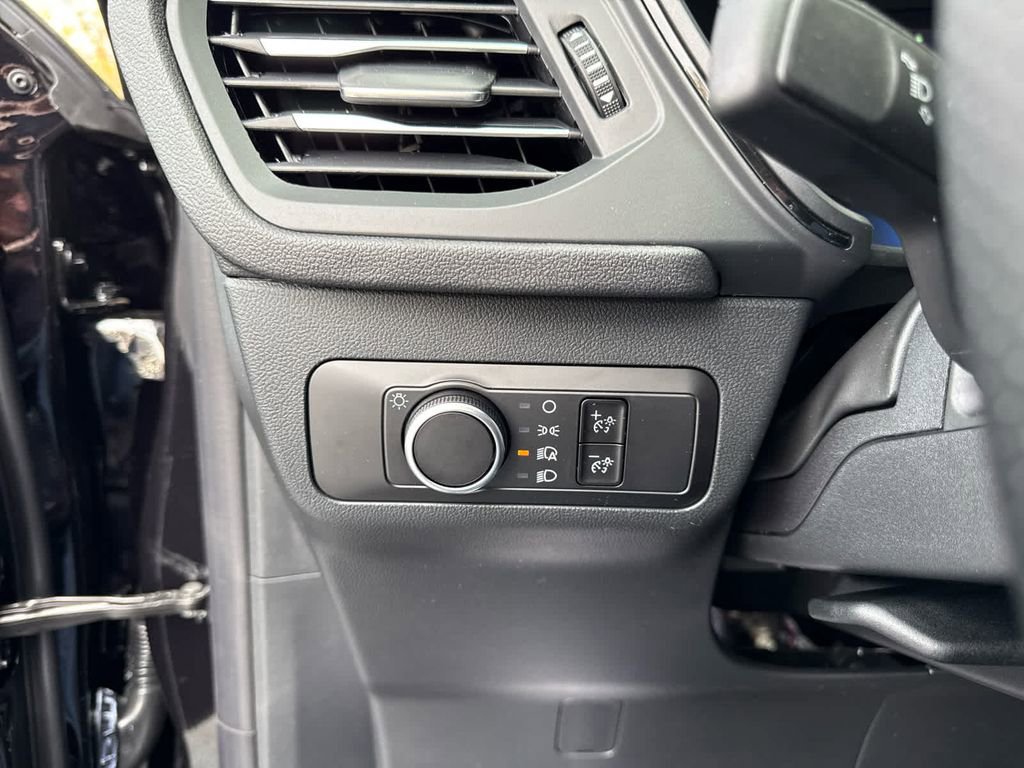 New 2026 Ford Escape ST-Line image 9