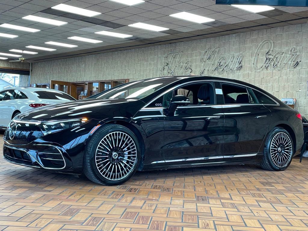 Used 2022 Mercedes-Benz EQS 580 4MATIC Sedan image 4
