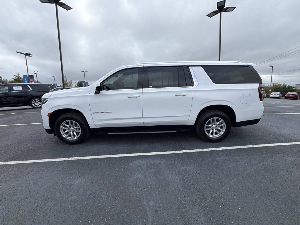 Used 2024 Chevrolet Suburban LT AWD/4WD image 6