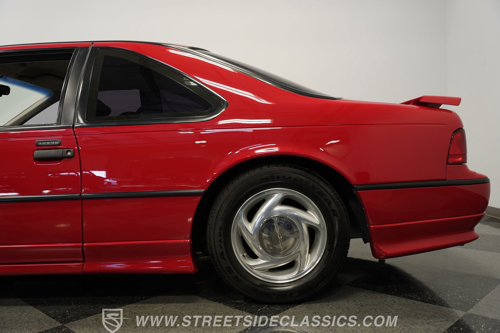Used 1990 Ford Thunderbird Super image 25