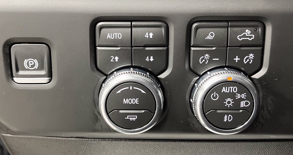 Used 2026 GMC Sierra 3500 AT4 w/ AT4 Premium Plus Package AWD/4WD image 33