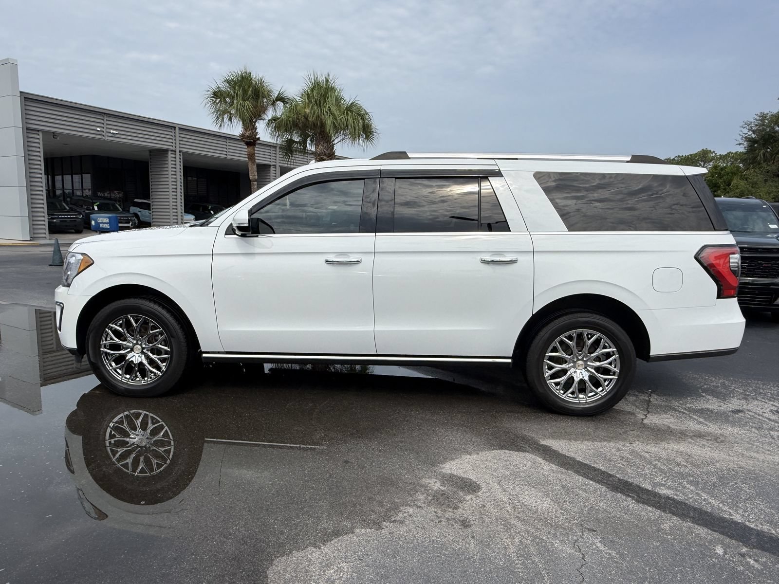 Used 2021 Ford Expedition Max Limited RWD image 8