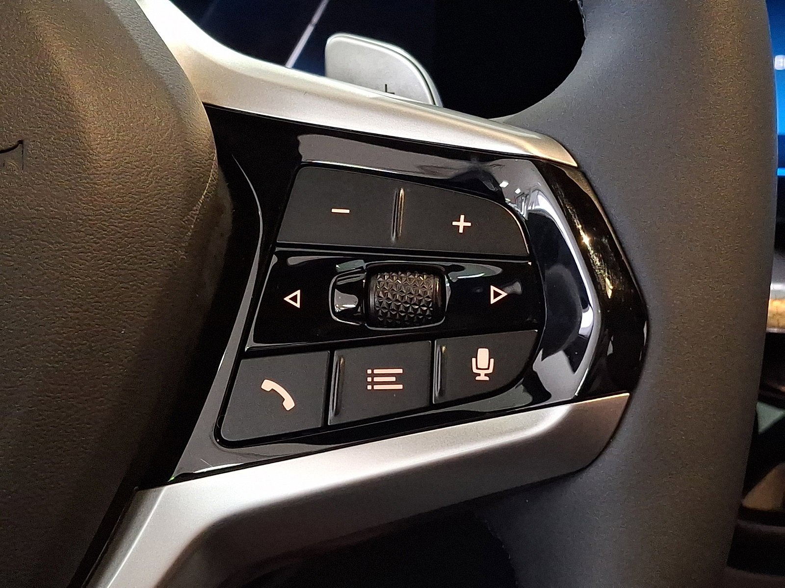 Used 2025 BMW 330i xDrive 330i xDrive w/ M Sport Package image 16