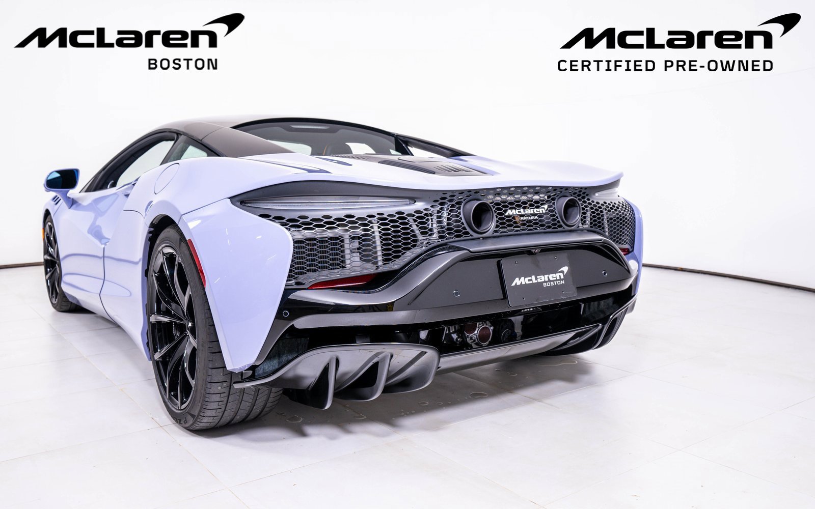 Used 2023 McLaren Artura image 10