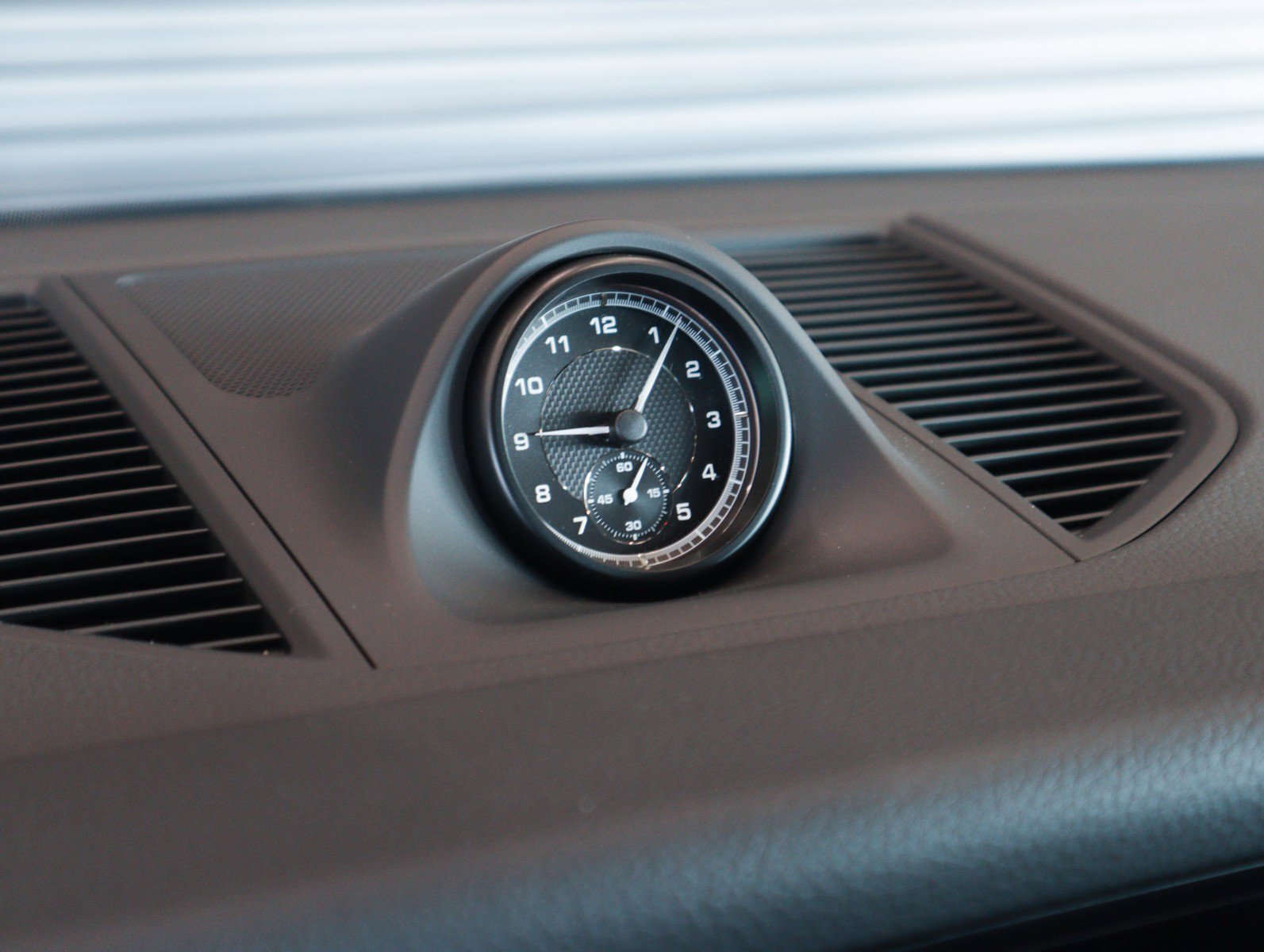 Certified 2025 Porsche Macan image 21