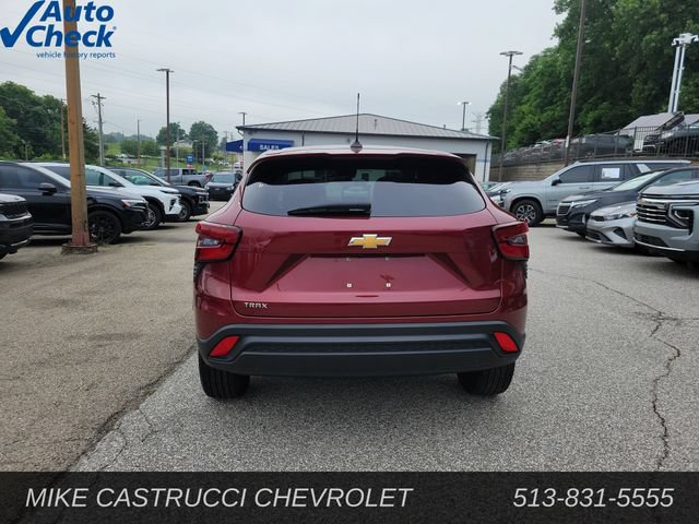 Used 2024 Chevrolet Trax LS FWD image 4