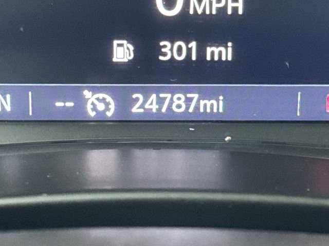 Used 2023 Chevrolet Equinox Premier AWD/4WD image 19