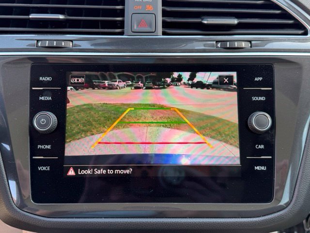 Used 2023 Volkswagen Tiguan SE w/ Panoramic Sunroof Package FWD image 20