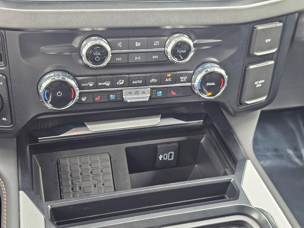 Used 2023 Ford F250 Platinum AWD/4WD image 32